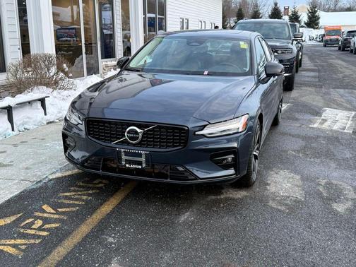 2025 Volvo S60 B5 Core