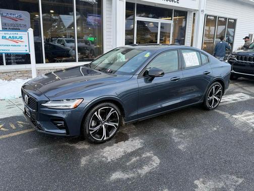 2025 Volvo S60 B5 Core