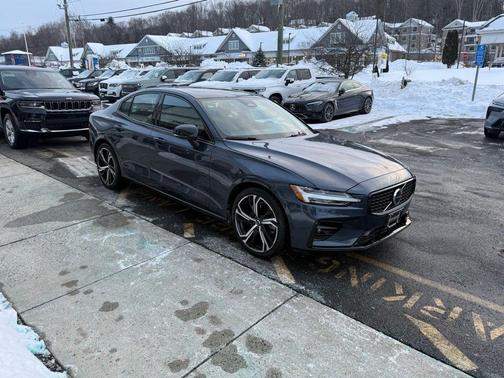 2025 Volvo S60 B5 Core