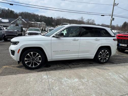 2023 Jeep Grand Cherokee Overland