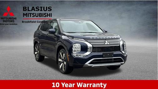 Cosmic Blue 2026 Mitsubishi Outlander SE