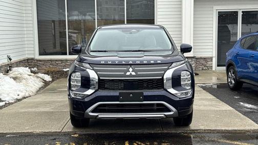 2026 Mitsubishi Outlander SE