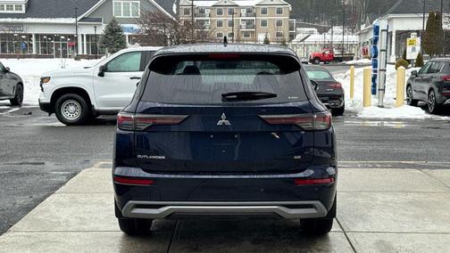 2026 Mitsubishi Outlander SE