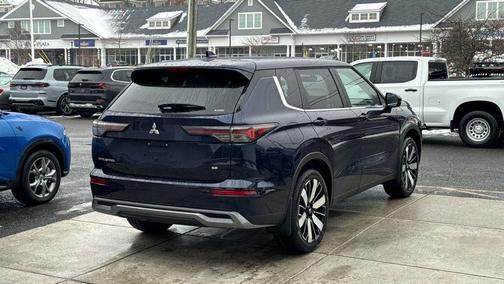 2026 Mitsubishi Outlander SE