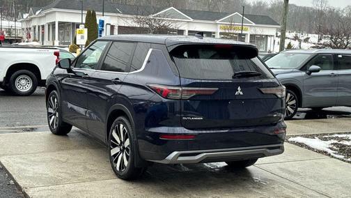 2026 Mitsubishi Outlander SE