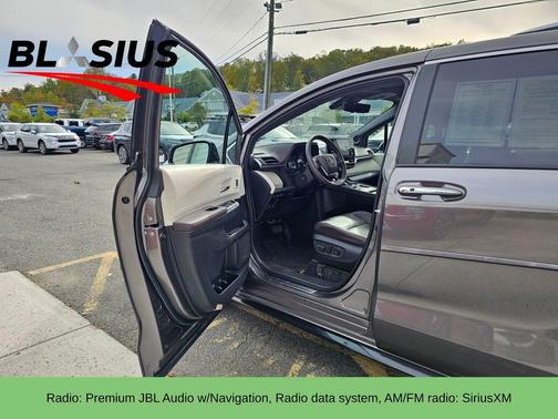 2022 Toyota Sienna Platinum 7 Passenger