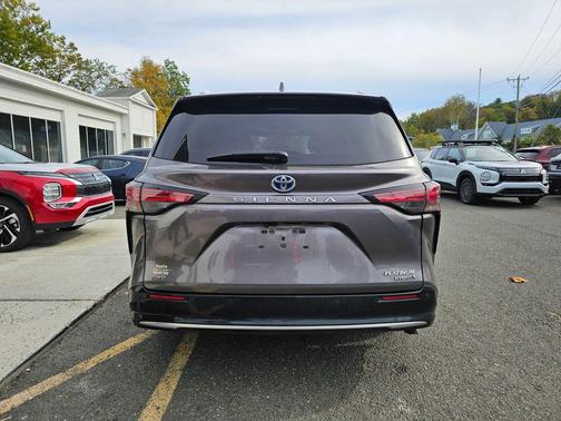 2022 Toyota Sienna Platinum 7 Passenger