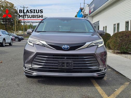 2022 Toyota Sienna Platinum 7 Passenger