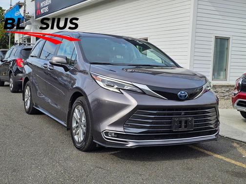 2022 Toyota Sienna Platinum 7 Passenger