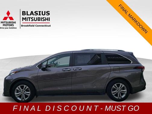 2022 Toyota Sienna Platinum 7 Passenger
