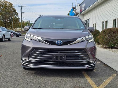 2022 Toyota Sienna Platinum 7 Passenger
