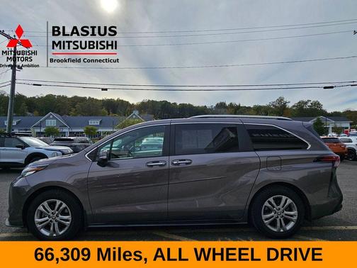 2022 Toyota Sienna Platinum 7 Passenger