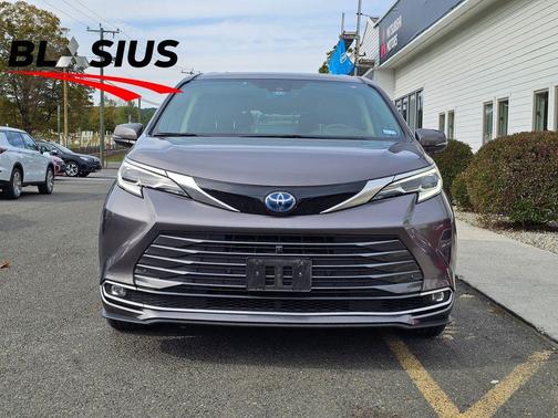2022 Toyota Sienna Platinum 7 Passenger