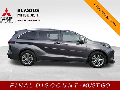 2022 Toyota Sienna Platinum 7 Passenger
