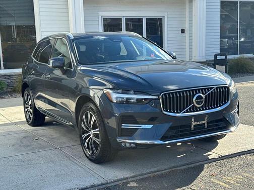 2022 Volvo XC60 B5 Inscription
