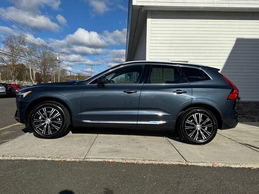 2022 Volvo XC60 B5 Inscription