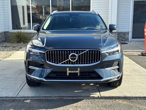 2022 Volvo XC60 B5 Inscription