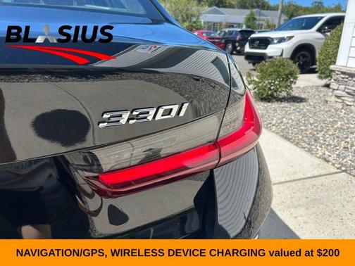 2023 BMW 330 i xDrive