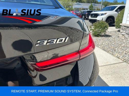 2023 BMW 330 i xDrive