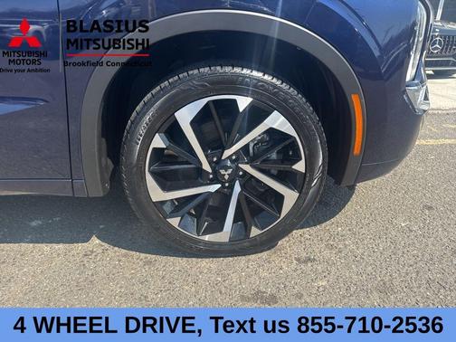Cosmic Blue Metallic 2024 Mitsubishi Outlander SEL