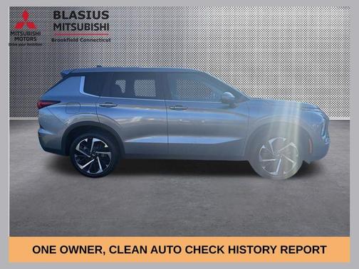 Gray 2022 Mitsubishi Outlander SE