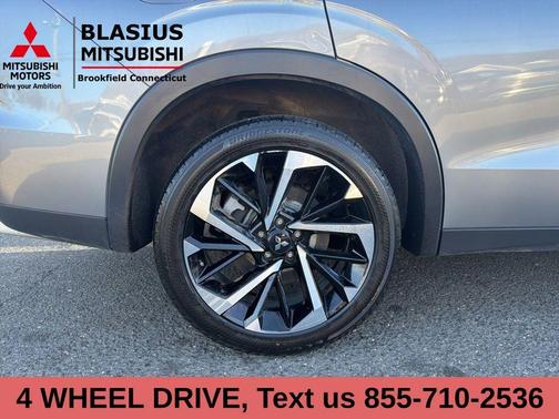 Gray 2022 Mitsubishi Outlander SE