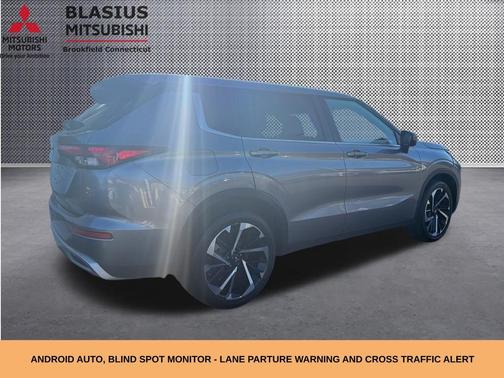 Gray 2022 Mitsubishi Outlander SE