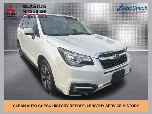 Crystal White Pearl 2017 Subaru Forester 2.5i Limited