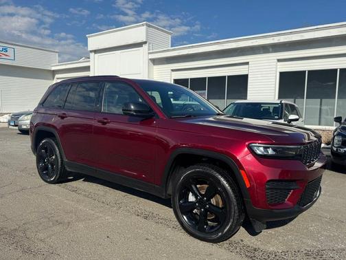 2023 Jeep Grand Cherokee Altitude