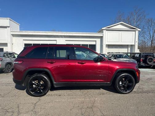 2023 Jeep Grand Cherokee Altitude