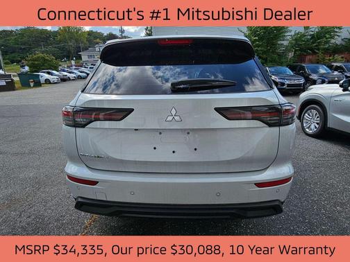 2025 Mitsubishi Outlander ES