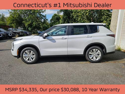 2025 Mitsubishi Outlander ES