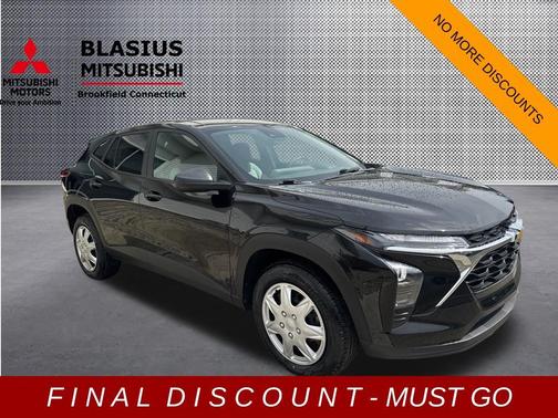 Mosaic Black Metallic 2024 Chevrolet Trax LS