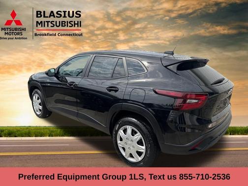 Mosaic Black Metallic 2024 Chevrolet Trax LS