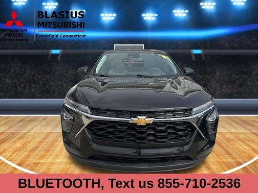 Mosaic Black Metallic 2024 Chevrolet Trax LS