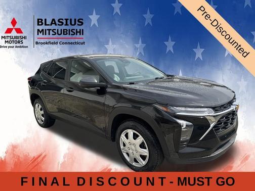 Mosaic Black Metallic 2024 Chevrolet Trax LS