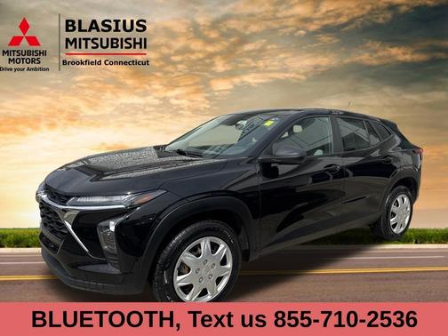 Mosaic Black Metallic 2024 Chevrolet Trax LS