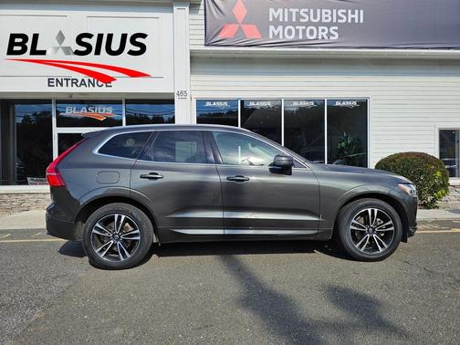 2020 Volvo XC60 T5 Momentum