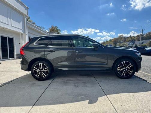 2020 Volvo XC60 T5 Momentum