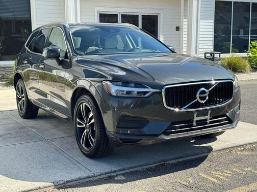 2020 Volvo XC60 T5 Momentum