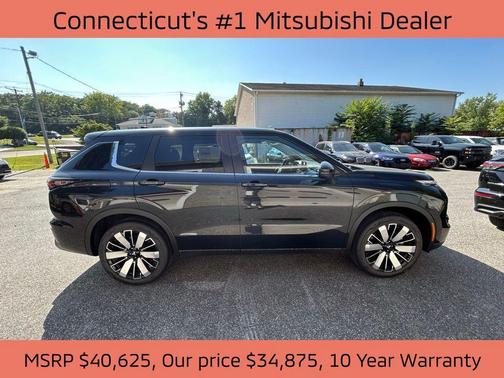 2025 Mitsubishi Outlander SE