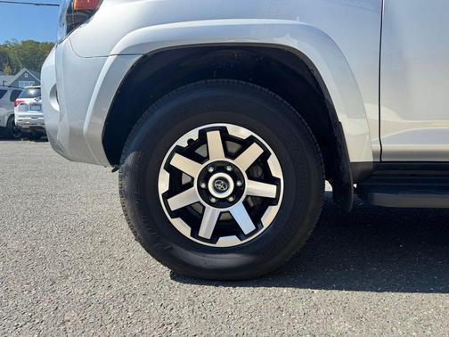 2024 Toyota 4Runner TRD Off Road