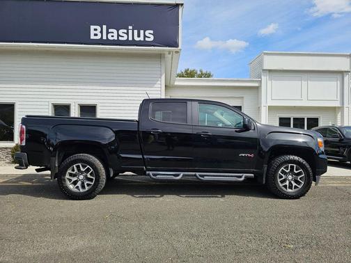 2022 GMC Canyon AT4 w/Leather