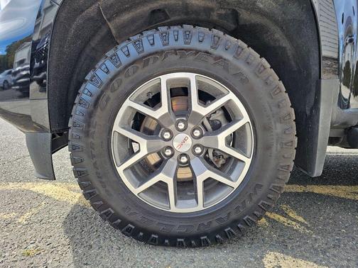 2022 GMC Canyon AT4 w/Leather