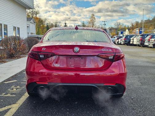 2018 Alfa Romeo Giulia Base