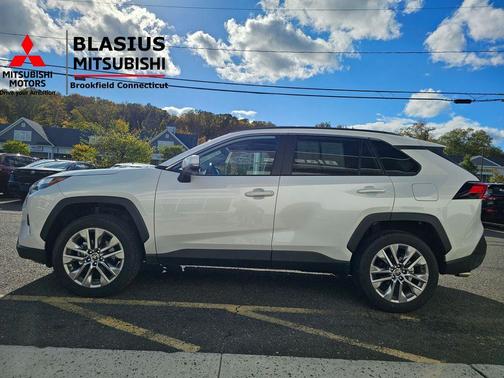 2025 Toyota RAV4 XLE Premium
