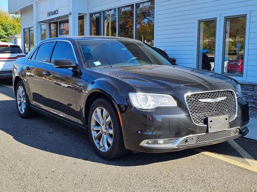 2021 Chrysler 300 Touring