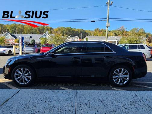 2021 Chrysler 300 Touring