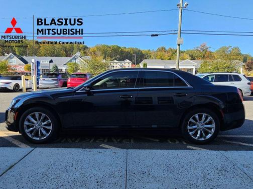 2021 Chrysler 300 Touring
