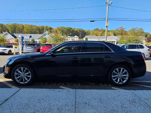2021 Chrysler 300 Touring